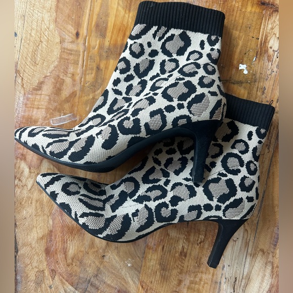 MIA Saddie Leopard Print Stretch Fabric Bootie - Picture 9 of 16